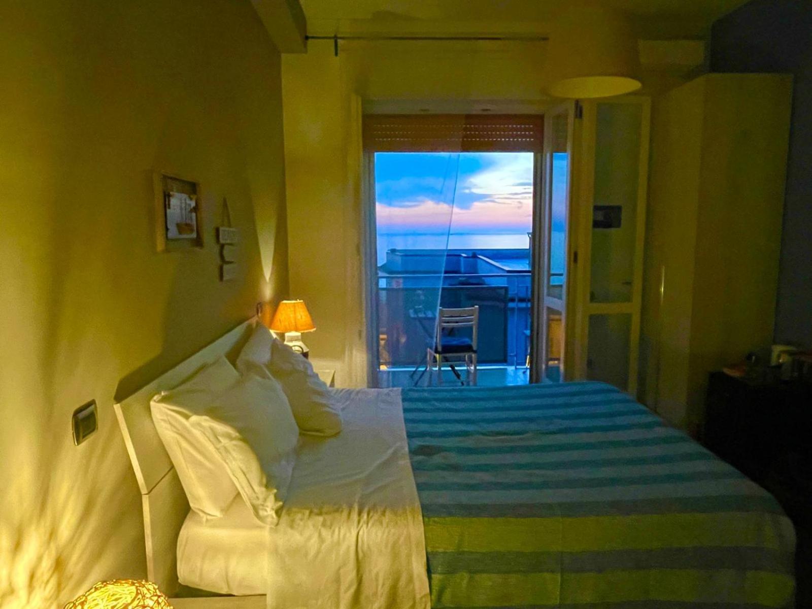 Acquasalata Bed & Breakfast Salerno Bagian luar foto